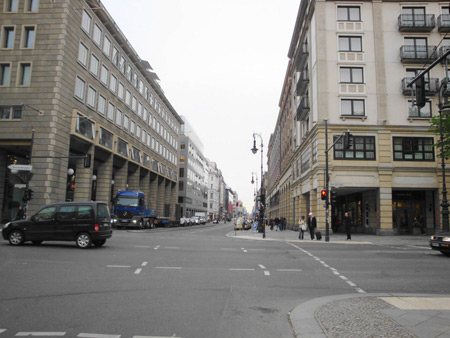 Friedrichstraße gen Süden in Richtung Kreuzberg