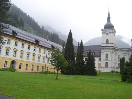 Innenhof des Klosters Ettal