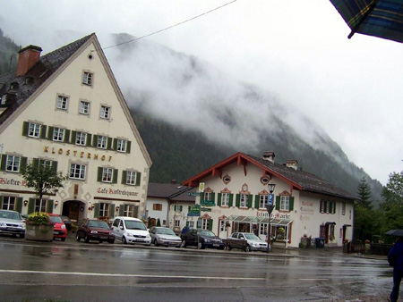 Klosterhof, Kloster-Brauerei, Kloster-Cafe und Kloster-Markt