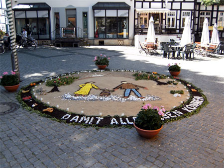 Marktplatzschmuck: Sandbilder zum Erntedank