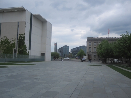 Bundeskanzleramt und Schweizer Botschaft