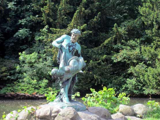 Berlin - Kreuzberg, Denkmal am Viktoriapark