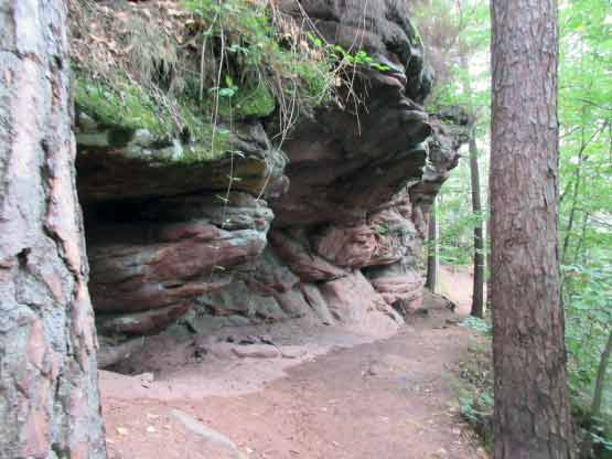 Man könnte stundenlang an Felsen entlangwandern.