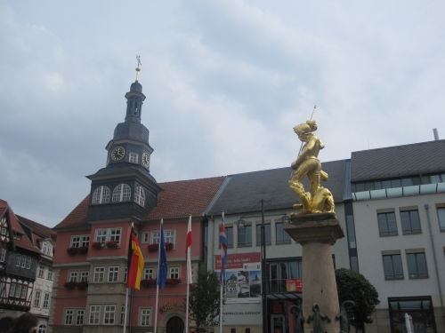 Rathaus und Marktbrunnen