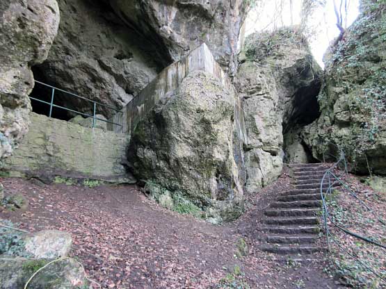 Aufgang zur Kleinen Höhle