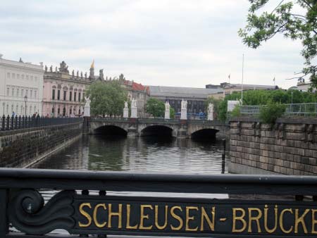 border="1"Schleusenbrücke